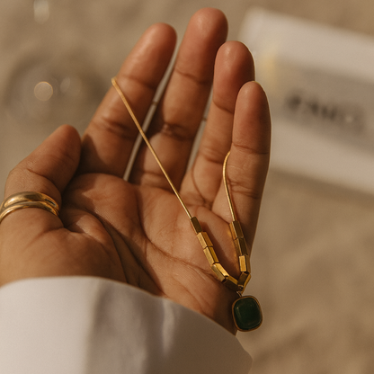 Pendant necklace